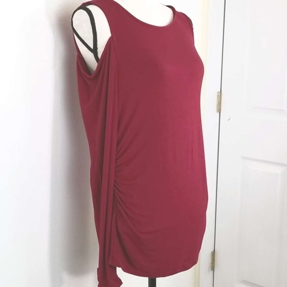 WHITE HOUSE BLACK MARKET Red Cold Shoulder Top, L - Picture 2 of 9